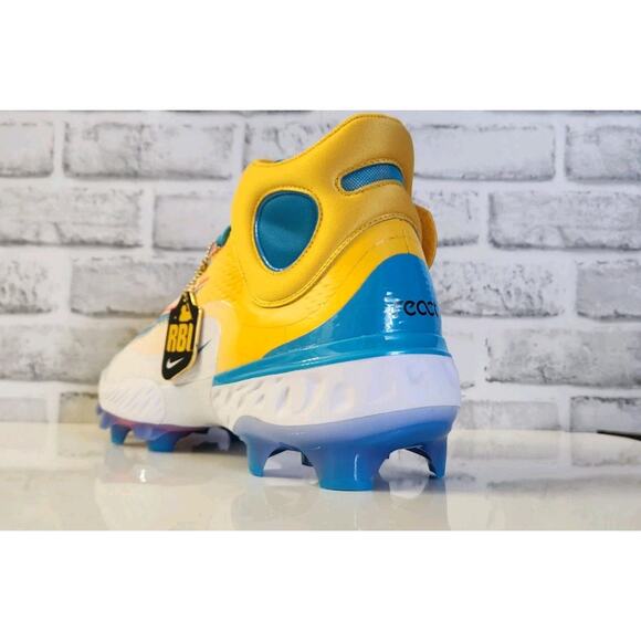 Athletic_Shoes